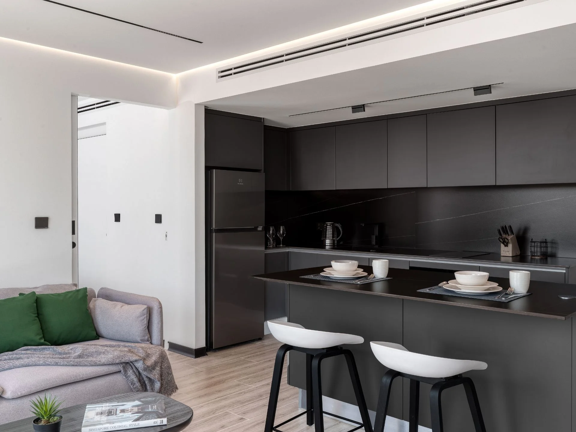 Современная кухня и столовая в 2-комнатной квартире, Harmony Club Apartments, Rawai