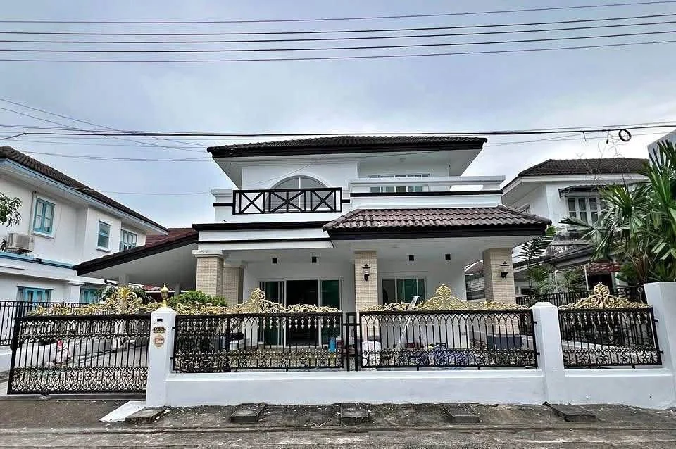 Architektura 3-pokojové vily, 200 m², Chalong
