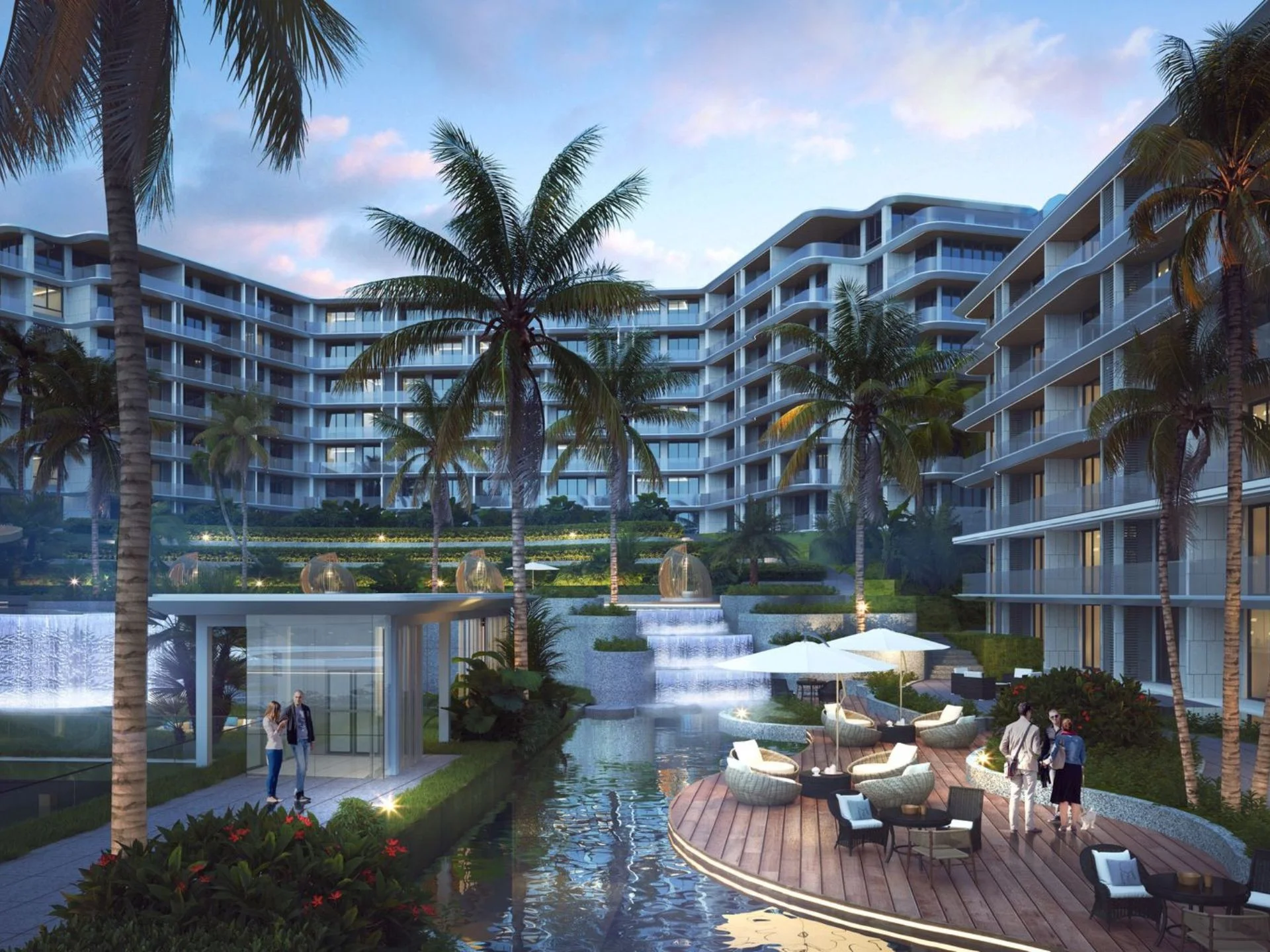 Благоустроенный двор с фонтанами и зоной отдыха в AYANA Heights, Банг Тао