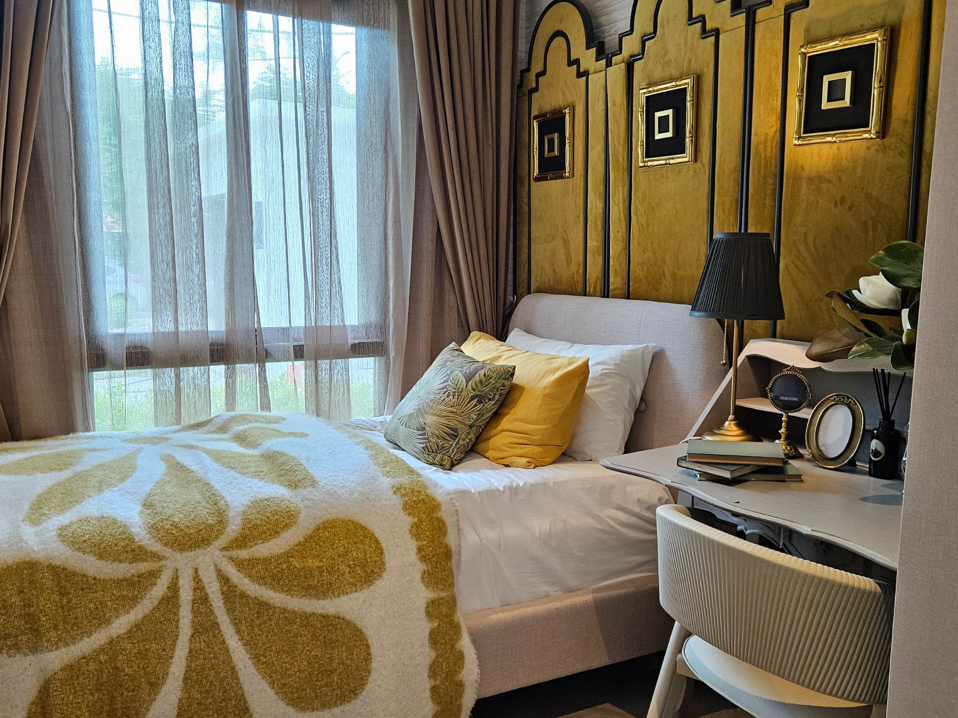 1бд 56 кв спальня The Title Heritage condo