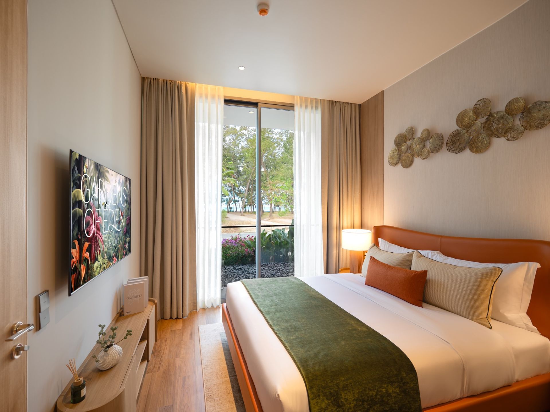 Gardens of Edens condo