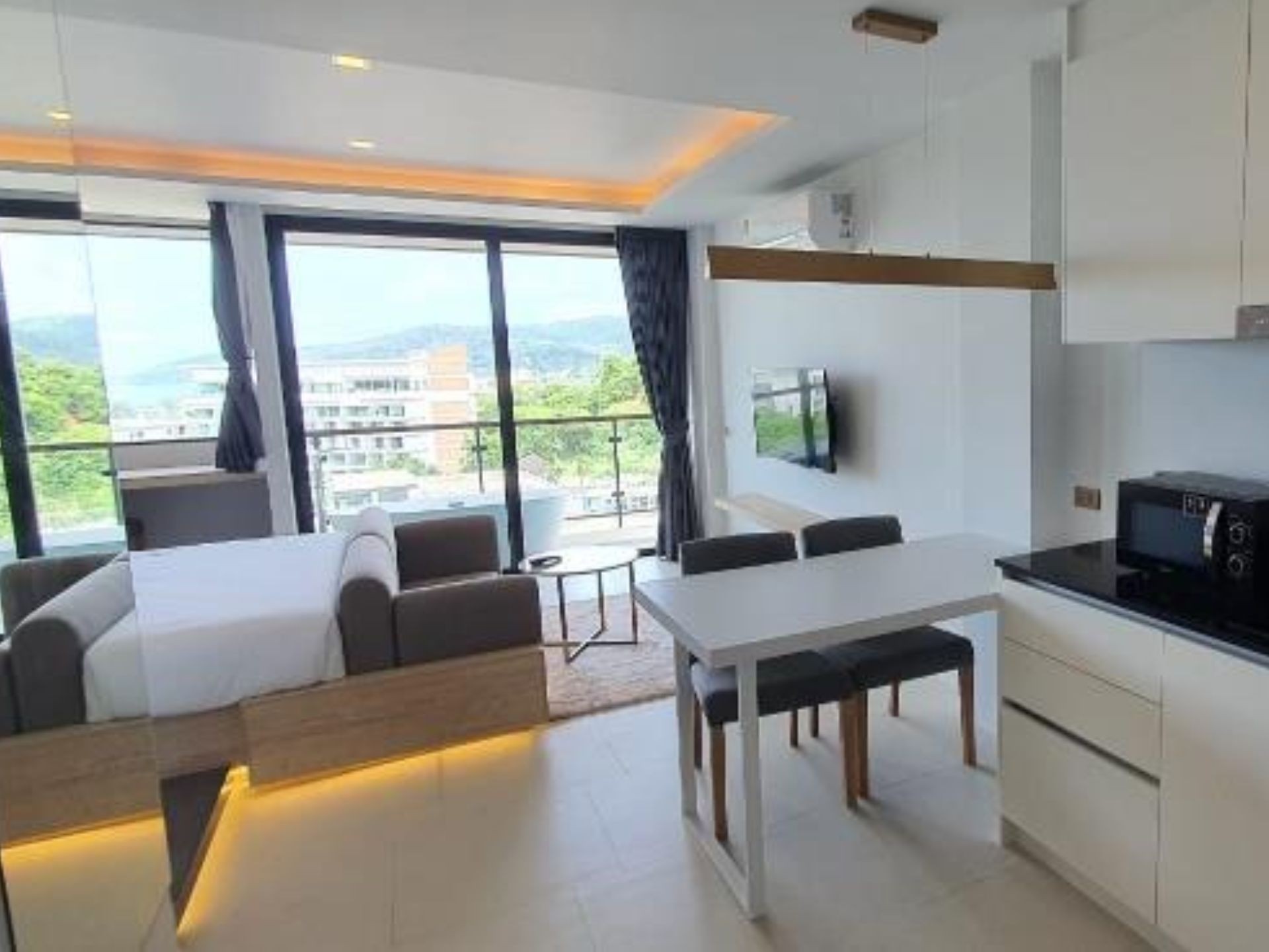 370cbd5e-b05f-47fa-8562-b2fdfe1659e5 Utopia Karon condo