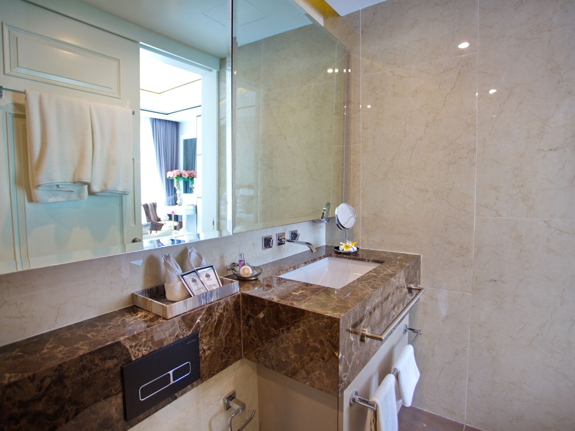 62d566d2-5725-4165-891d-f170b7664f04 Surin Sands condo