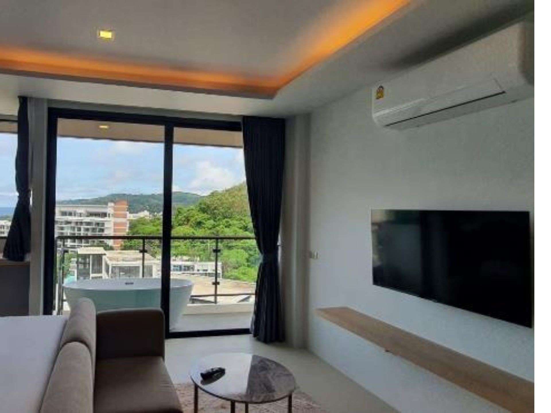 682b2ce6-b9f9-4b50-8e0e-5365cd65f33c Utopia Karon condo