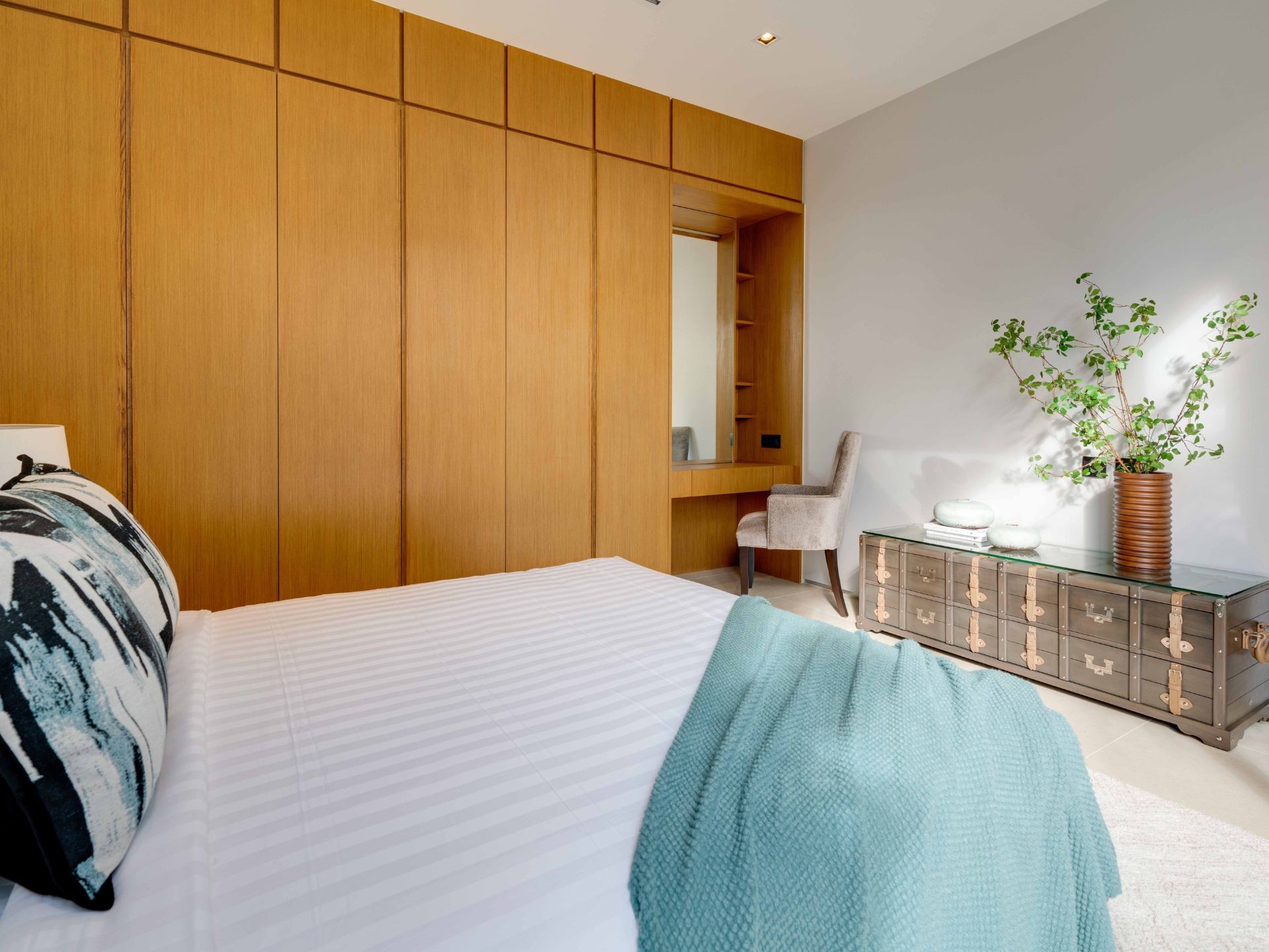 8729fbac-d85c-46ba-9561-f2b6de20ec3c BOTANICA Majestia