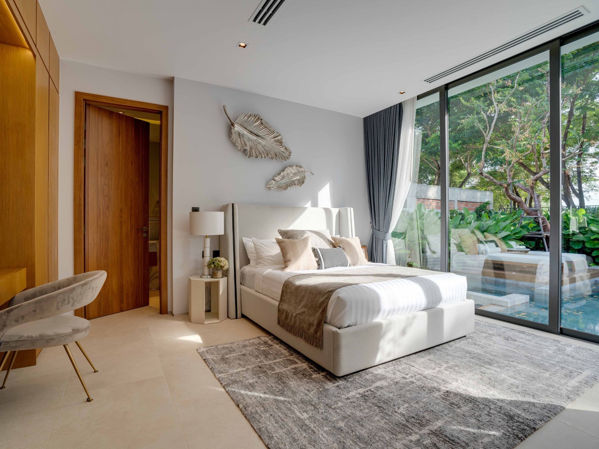 ab57d4aa-e380-4cd5-9462-3fa93074895e BOTANICA Majestia